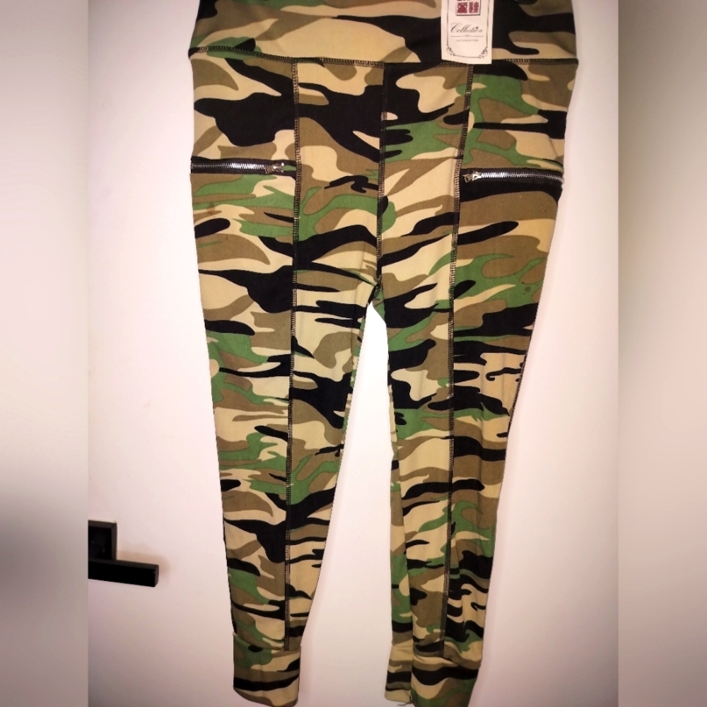 Super Soft Lida CAMO Leggings NWT Sz LG/XL